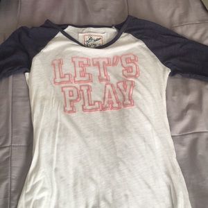 A long short sleeve shirt.